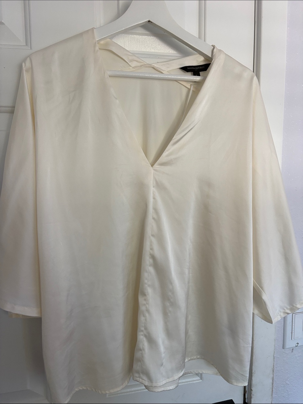 Banana Republic Cream V-Neck Satin Blouse